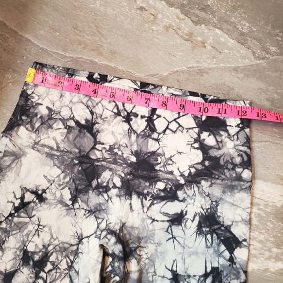 NWOT Lululemon Wunder Under Hi-Rise 7/8 Tight Full-On Luxtreme. White, Grey. 6. - Picture 11 of 13